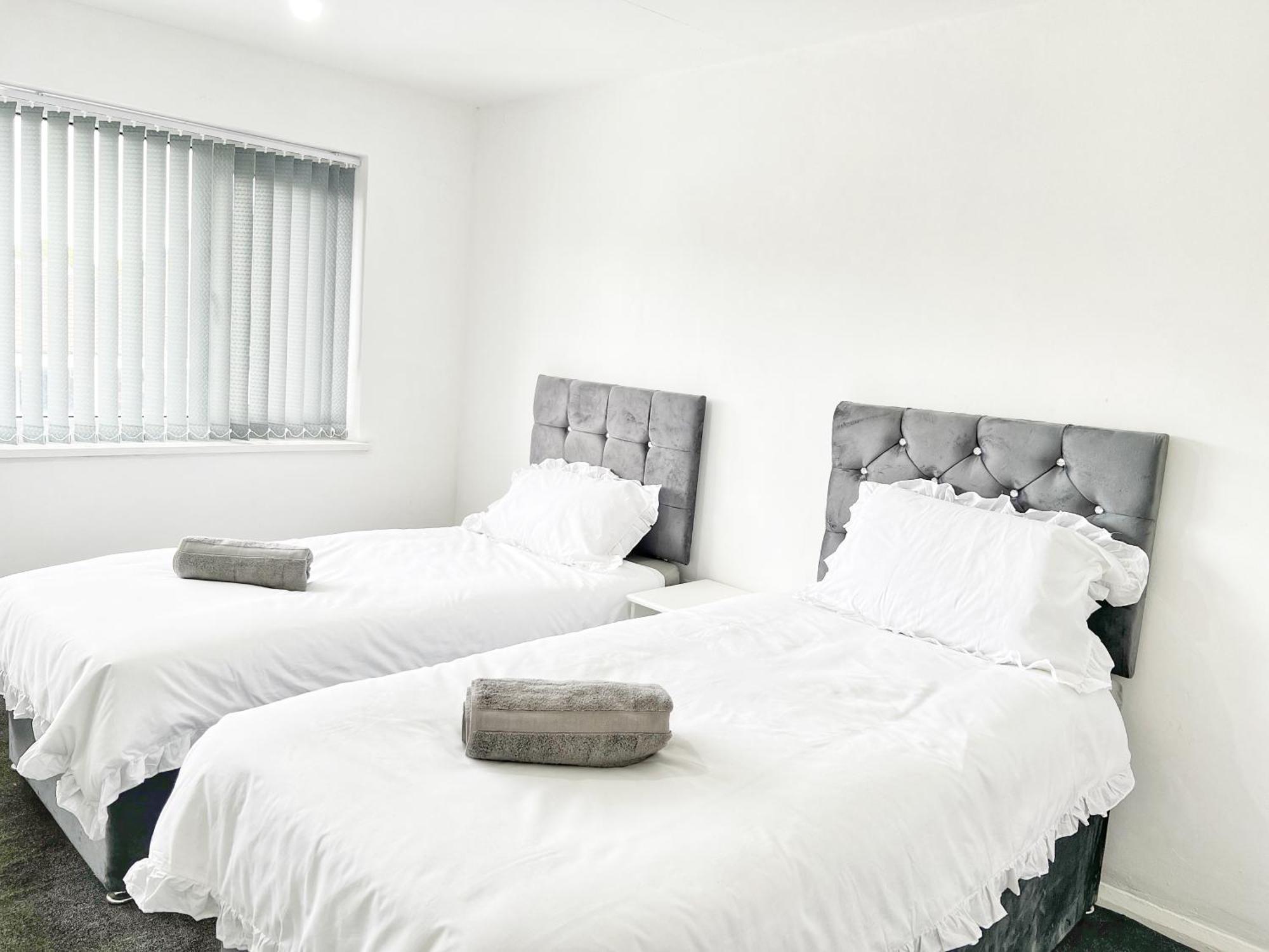 Rusholme Apartment - Sleeps 4 مانشستر المظهر الخارجي الصورة